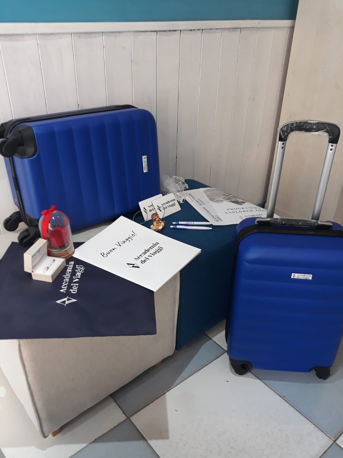 omaggi-firmati-accademia-dei-viaggi-per-coppia-di-futuri-sposi